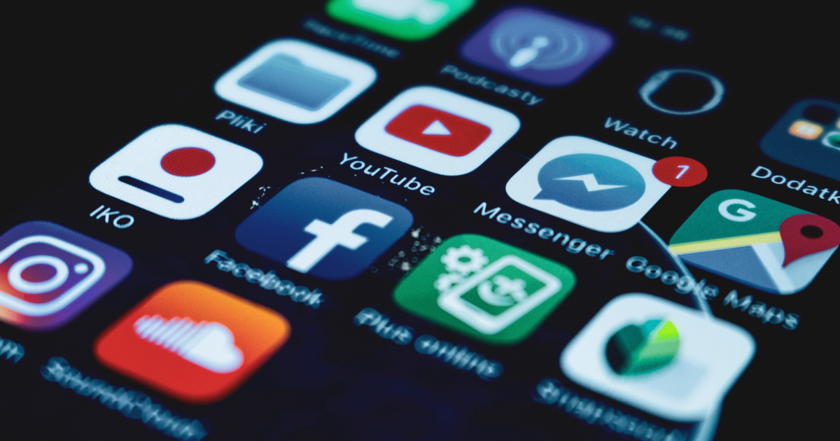 Descubra se o Google ou o Instagram é mais eficaz para captar clientes a curto prazo, com uma análise detalhada das vantagens de cada plataforma em termos de intenção de compra, custo, e velocidade de resultados.